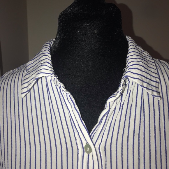 Forever 21 short sleeve stripped button up - Picture 6 of 8